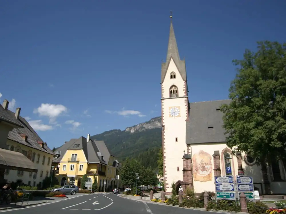 Nice Apartment in Detached House with Large Garden near Town Center & Ski Slope