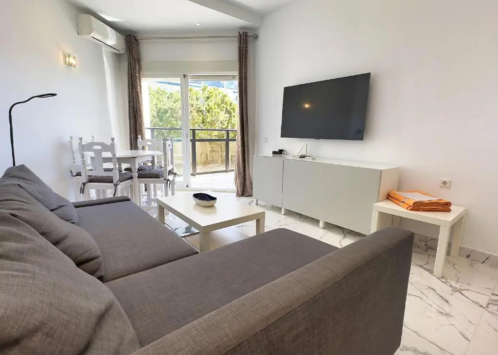 SKOL 424 Stunning One-bedroom apartment with sea views