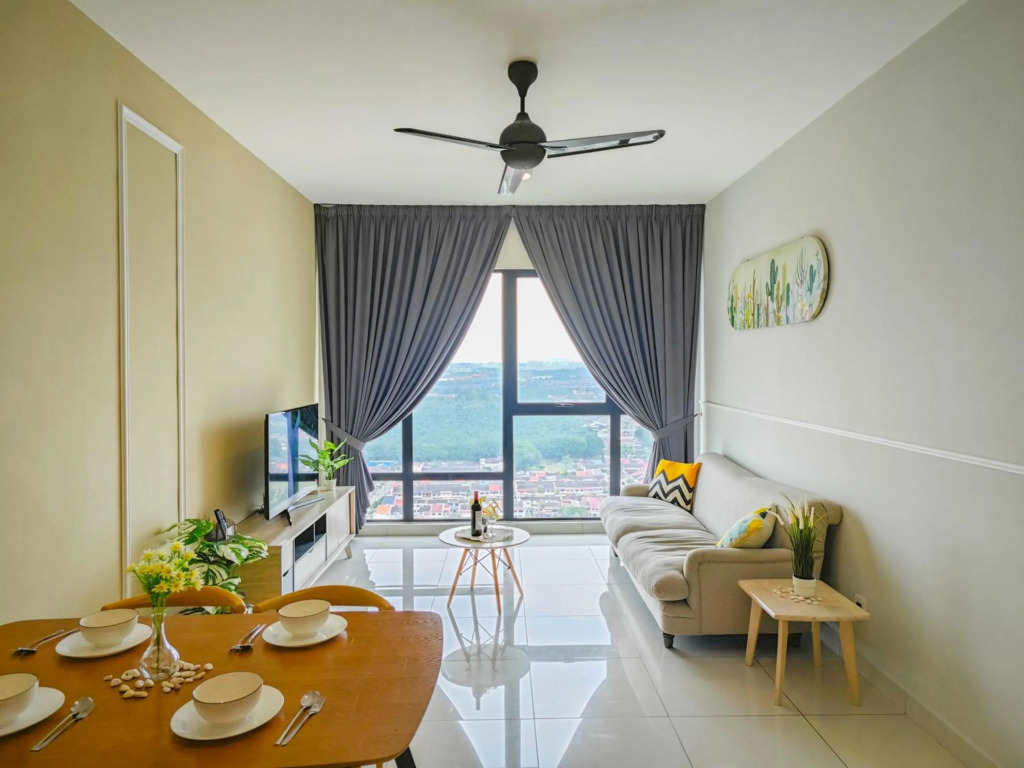 The Seasons*2BR WIFI, near KSL, Mid Valley, CIQ