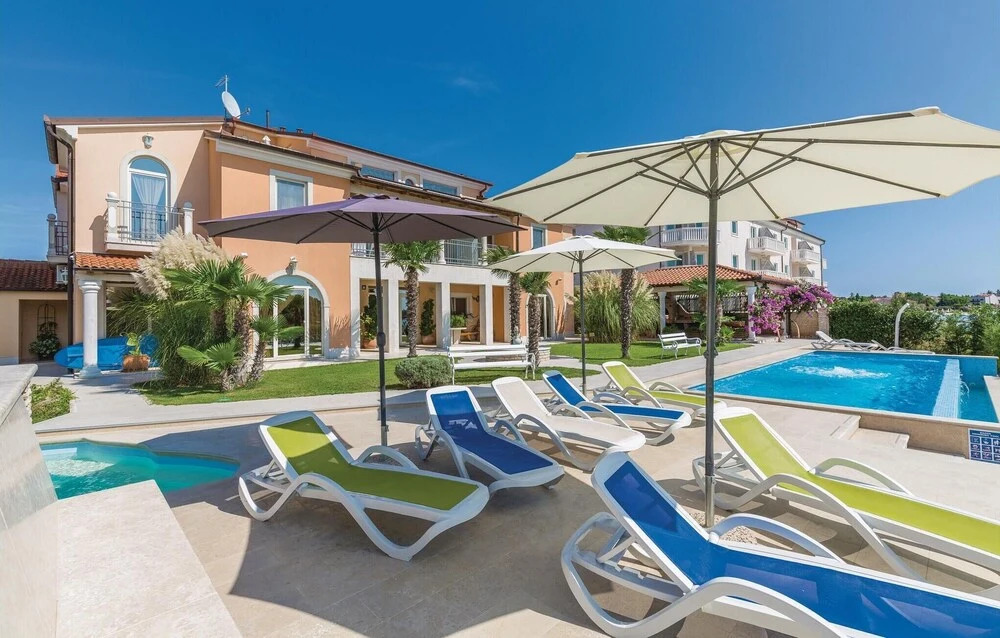Amazing Home in Medulin With Wifi and 2 Bedrooms