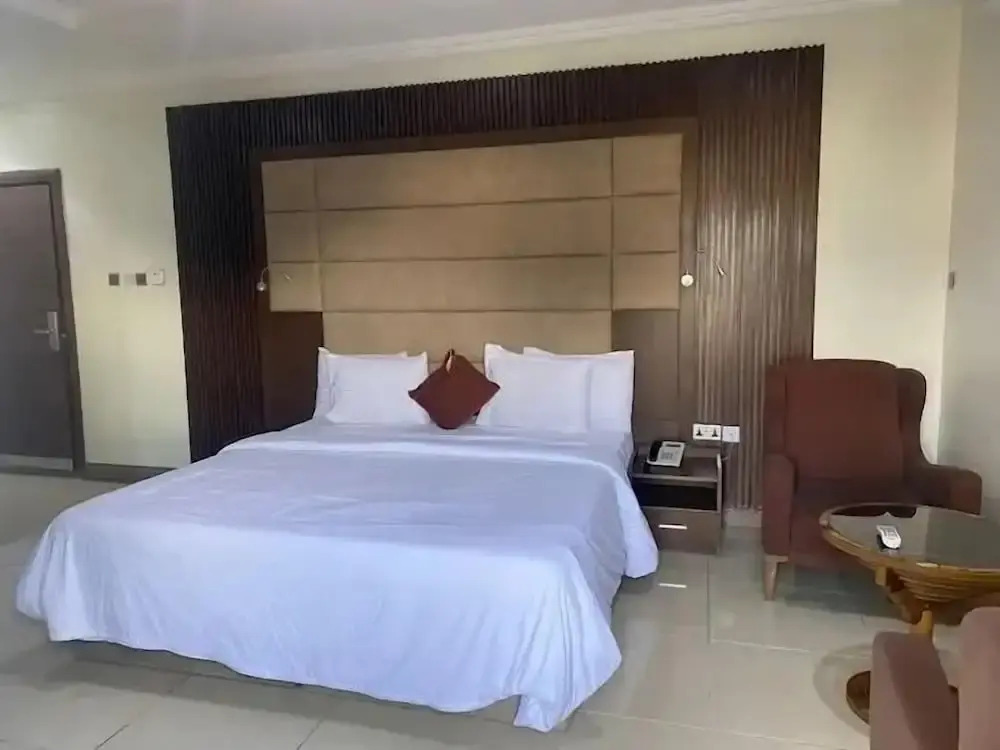 Brix Royale Suites