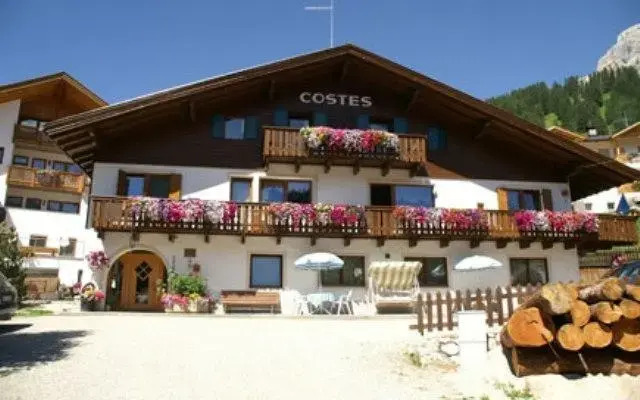 Mountain Chalet Costes