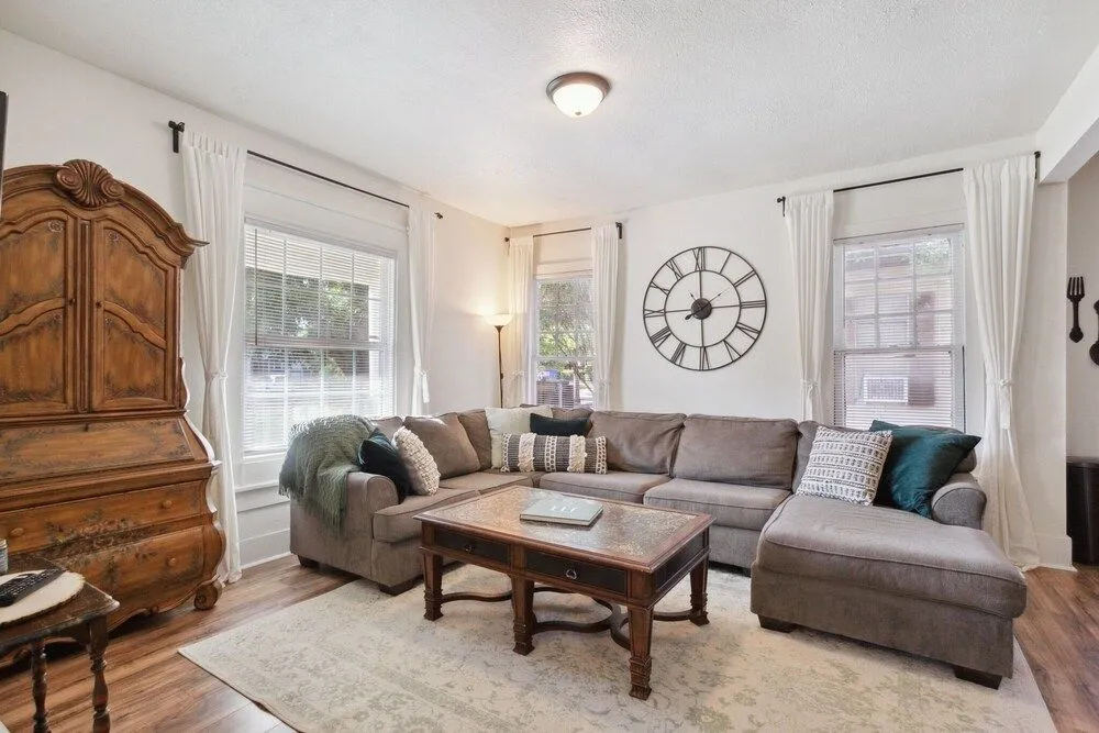 A Modern Fort Worth, Texas Retreat - Jennings Ave - 3 Bedroom Home by Redawning