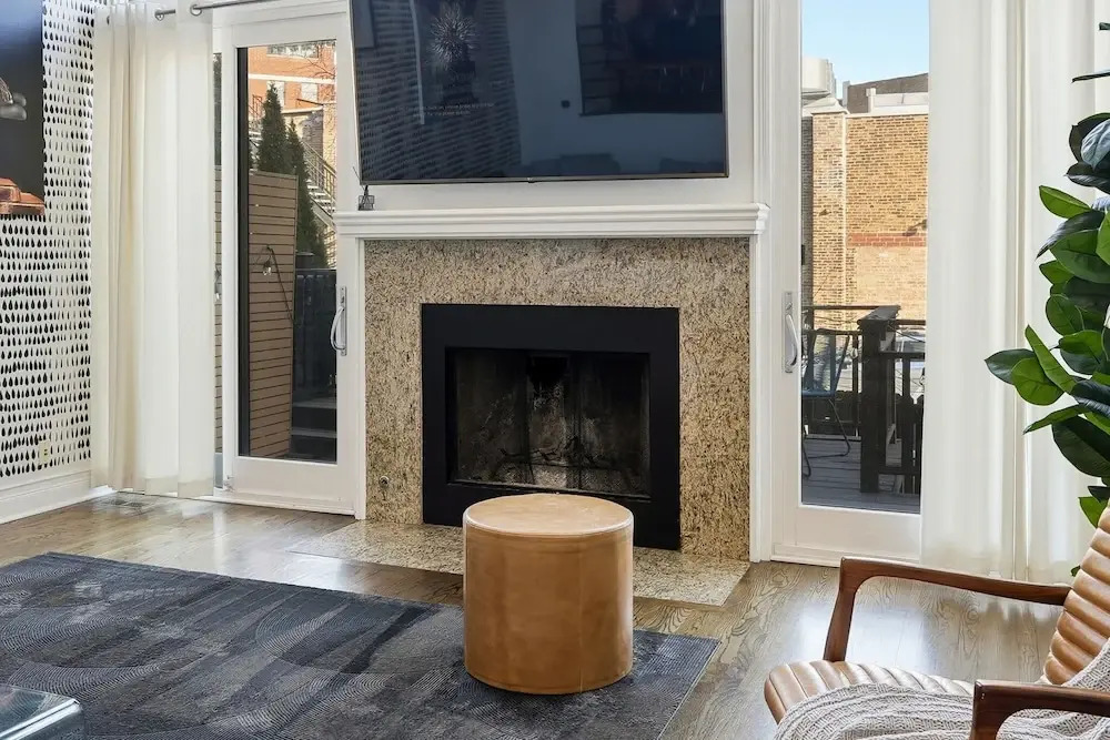 River West Modern 4-bd Home With Patio Balcony