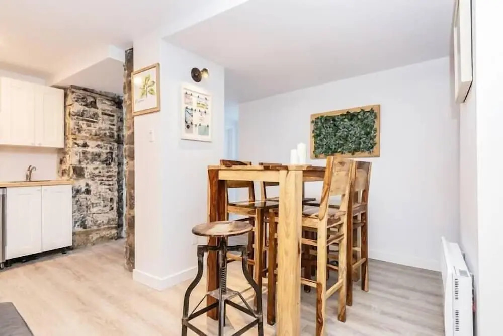 Modern Meets Rustic - 2 Bdrm Old Quebec