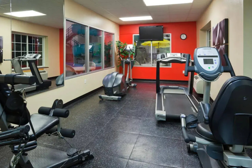 Country Inn & Suites by Radisson Bismarck Waterpark