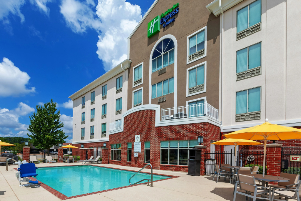 Holiday Inn Express Hotel and Suites Shreveport South Park Plaza by IHG