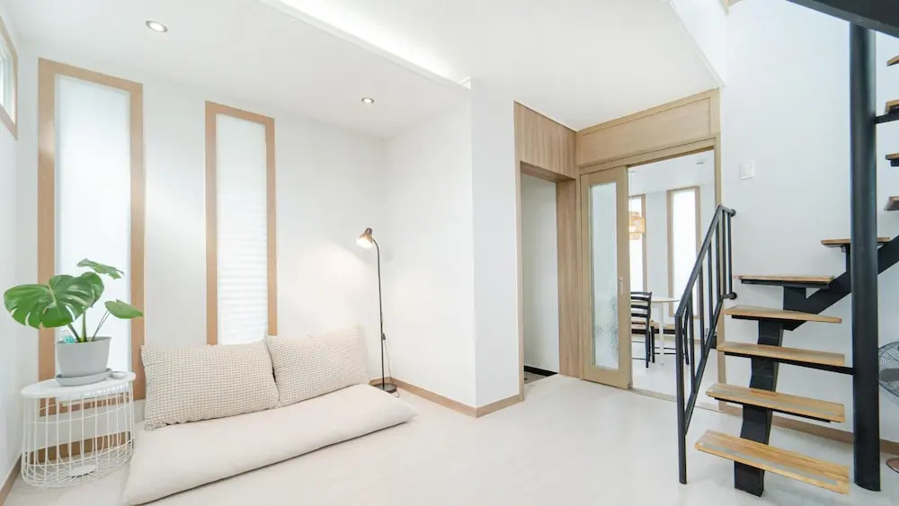 Jeju private aewol