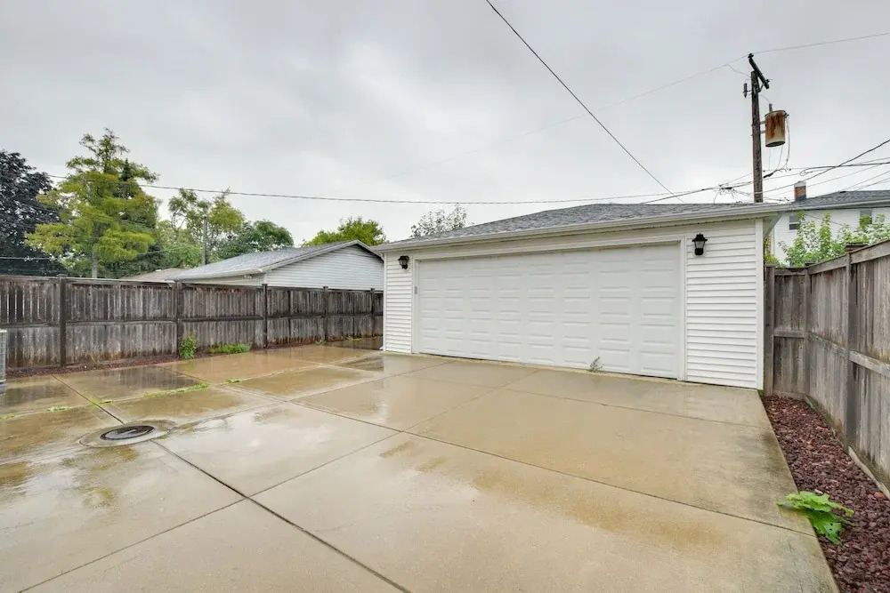 13 Mi to Dtwn Chicago: Maywood Home w/ Fireplace
