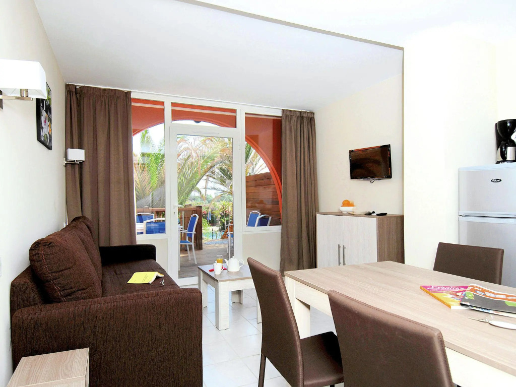 Tidy apartment near the beach in a lively seaside resort