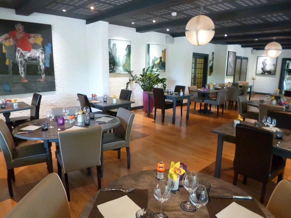 Hôtel Logis Restaurant La Fontaine