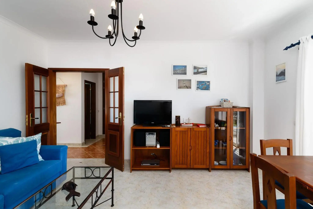 Top Floor Ocean View Apartment – Near Beach Luz