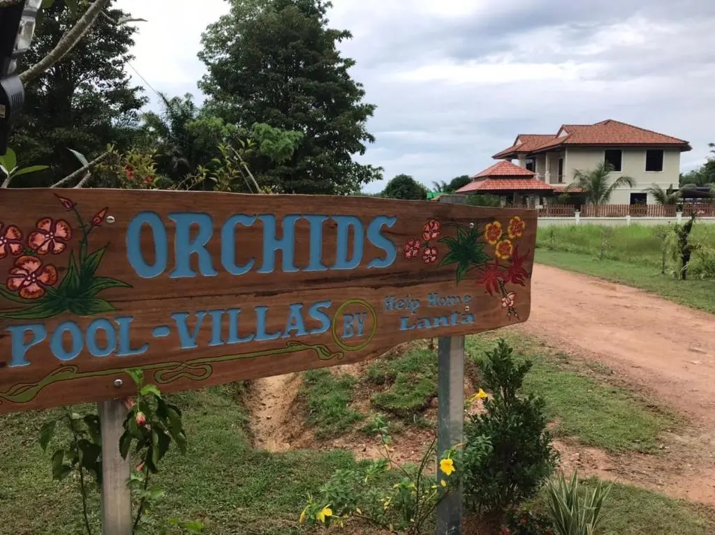 Villa Vanda 4 bedrooms by Orchids pool Villas