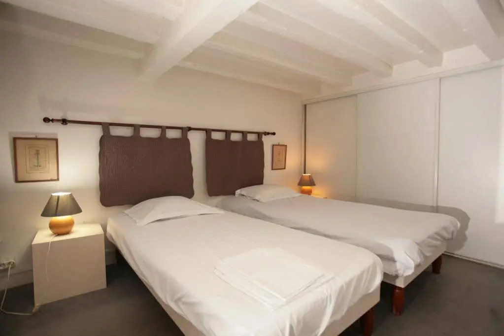 Lovely Marais Studio (75)