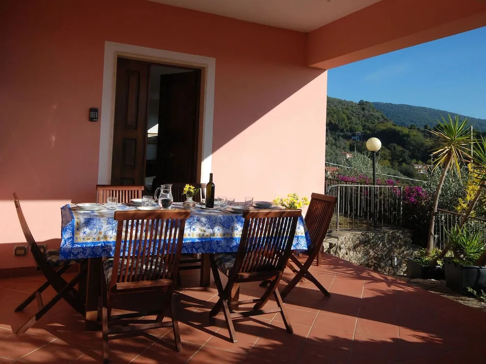 Quaint Holiday Home in Lerici With Fenced Garden