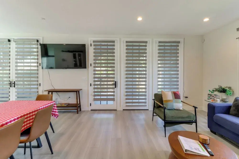 Shop, Dine & Explore Pasadena! Newly Built Home