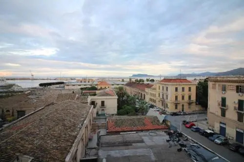 Seaview Apartments