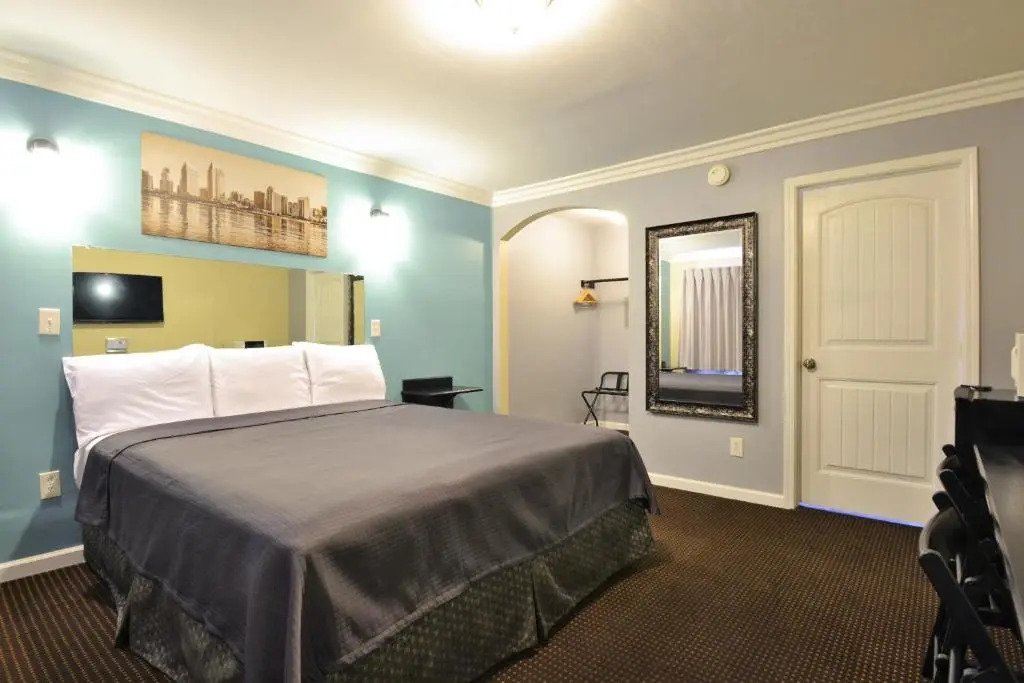 Lodge at 32nd
