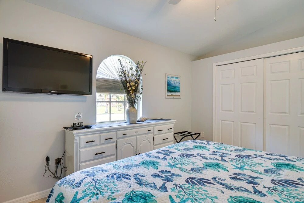 4 Mi to Downtown: Cape Coral Oasis w/ Pool + Lanai
