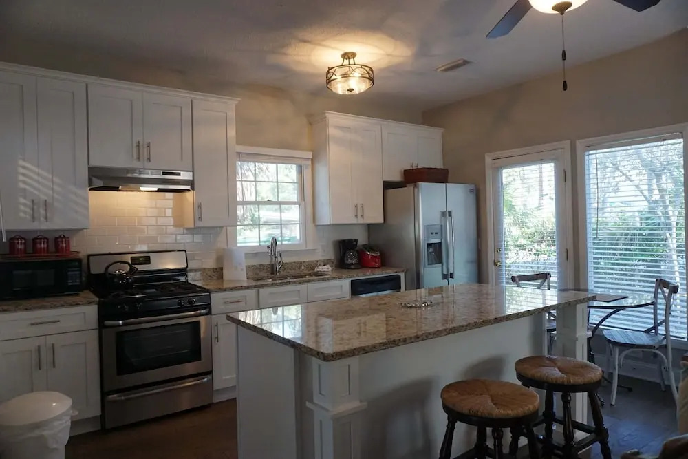 1112 Ocean Boulevard by Hodnett Cooper