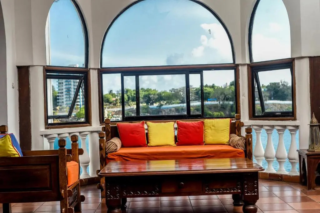 CityBlue Creekside Hotel & Suites