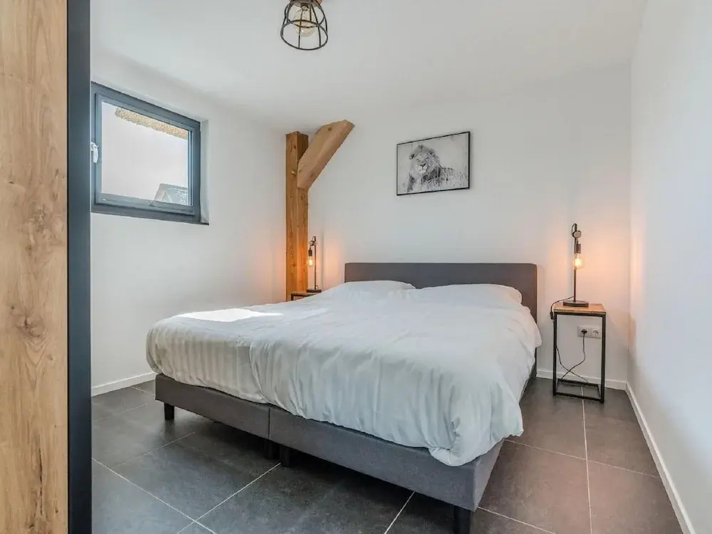 Chic Thatched-roof Stay