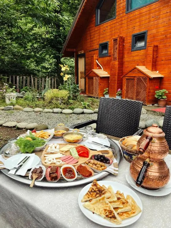Kiana Bungalov