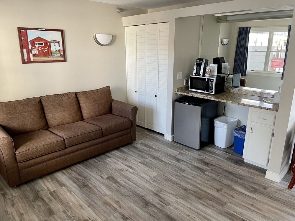 Atlantic Oceanfront Hotel, Wells Beach