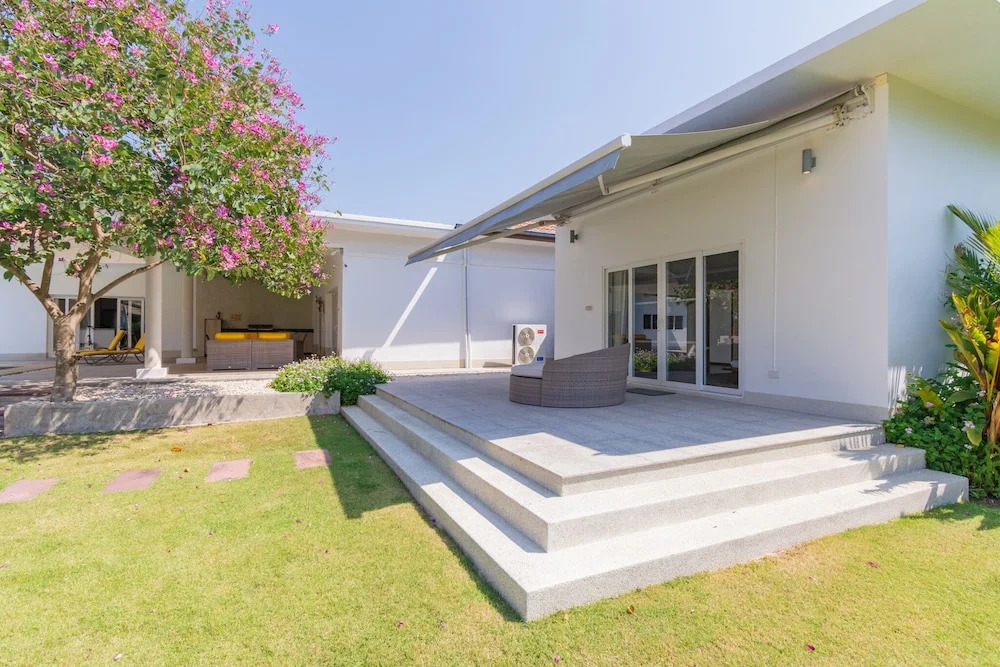 Luxury 5 Bedroom Pool Villa Amrahs