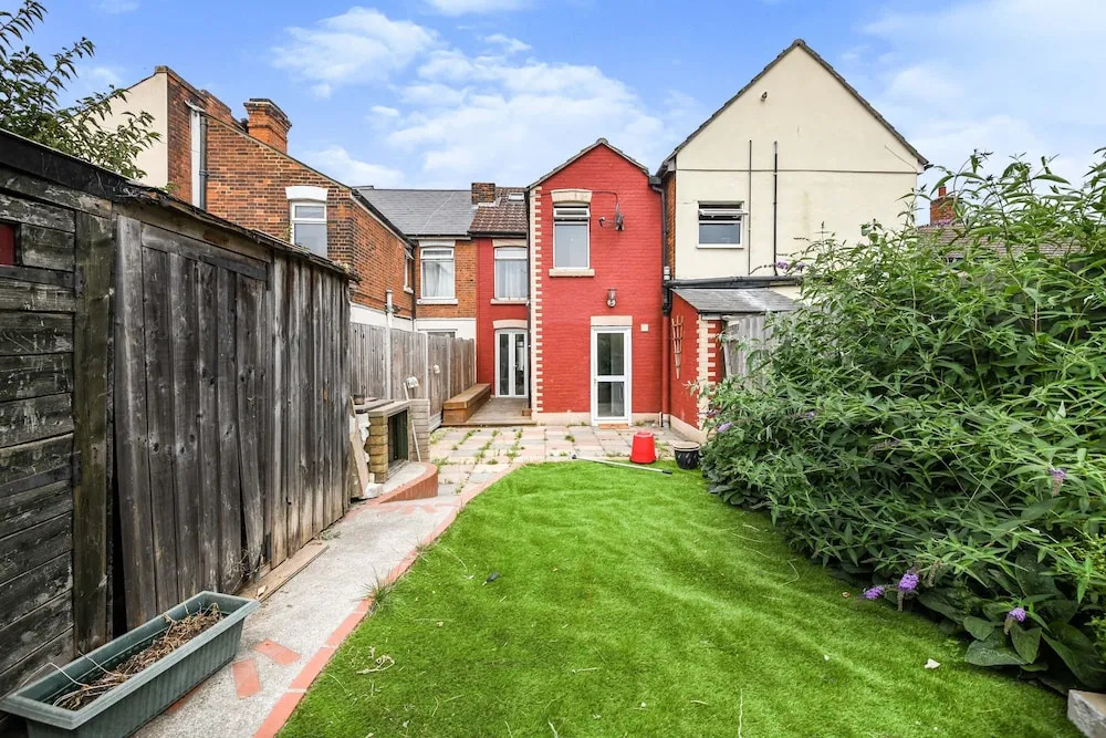 House - Sleeps 10 - Garden - Close to City Centre
