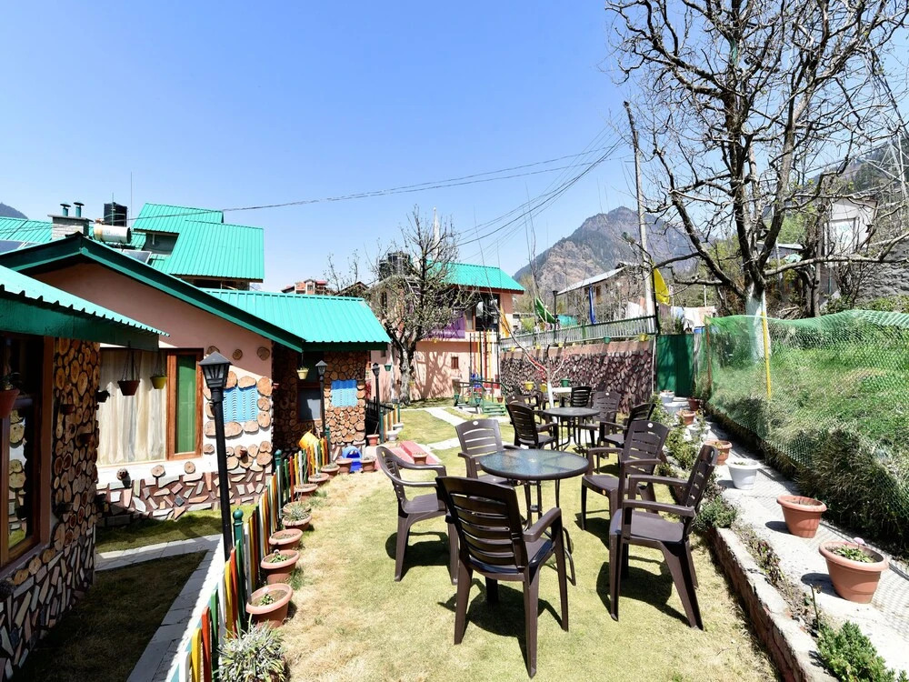 OYO 13348 Home Exotic 2BHK Naggar Road