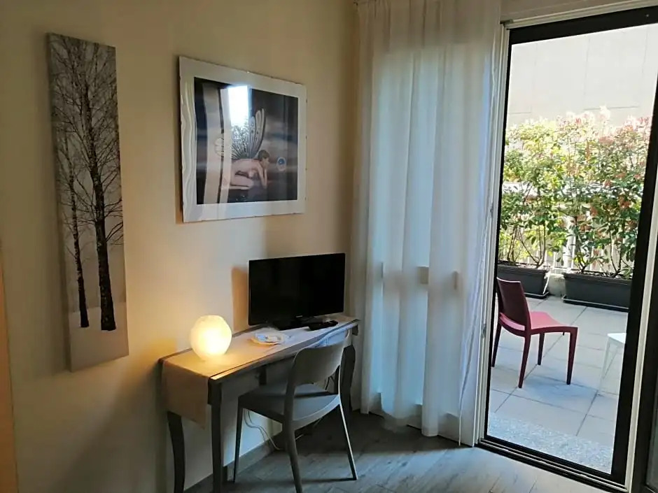 ampio appartamento con giardino e box