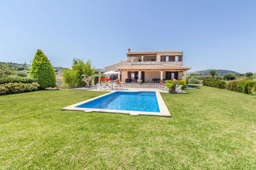 Villa Guillona by Sealand Villas