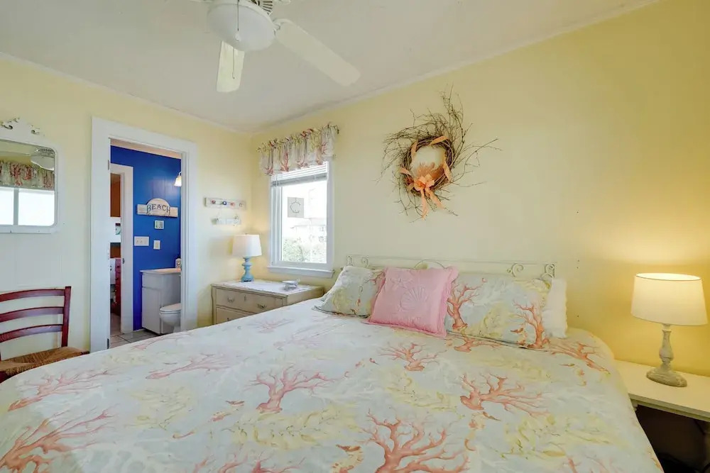 Peaceful 'cottage By The Sea' Oceanfront Home!