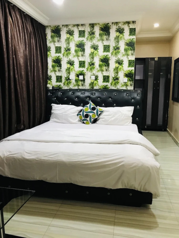 T Golden Villa