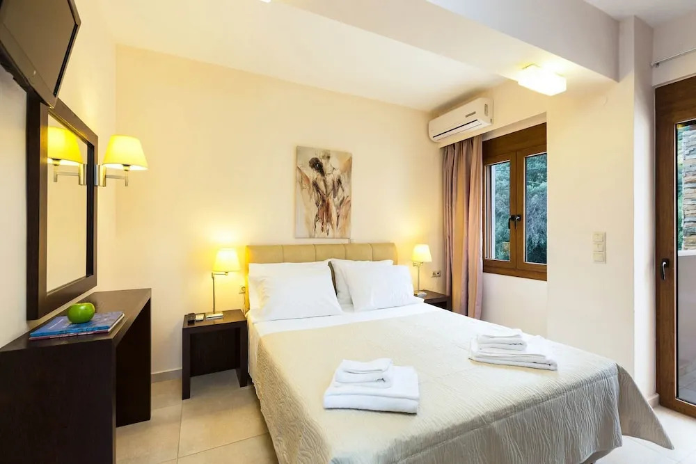 This Split Level Villa Perfect Place to Stay Wail in Rethymnon, Crete