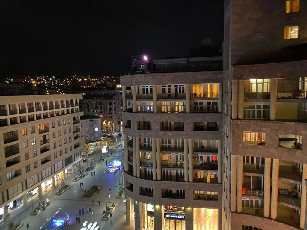 Northern Avenue, 2 bedrooms Luxury & GRAND apartment nearby La Piazza caffe
