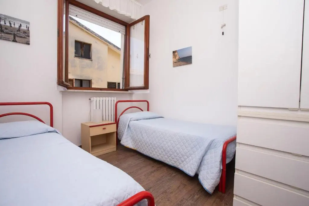 S173 - Sirolo, Ampio Trilocale Comodo Ai Servizi Sx