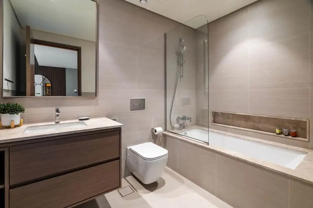 1 BR Apt Luxury at Burj Crown All Bills Included