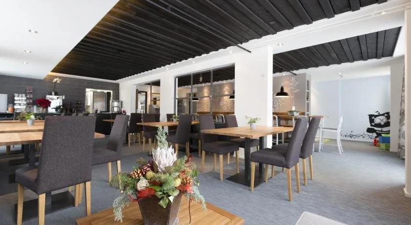 Le Petit Relais