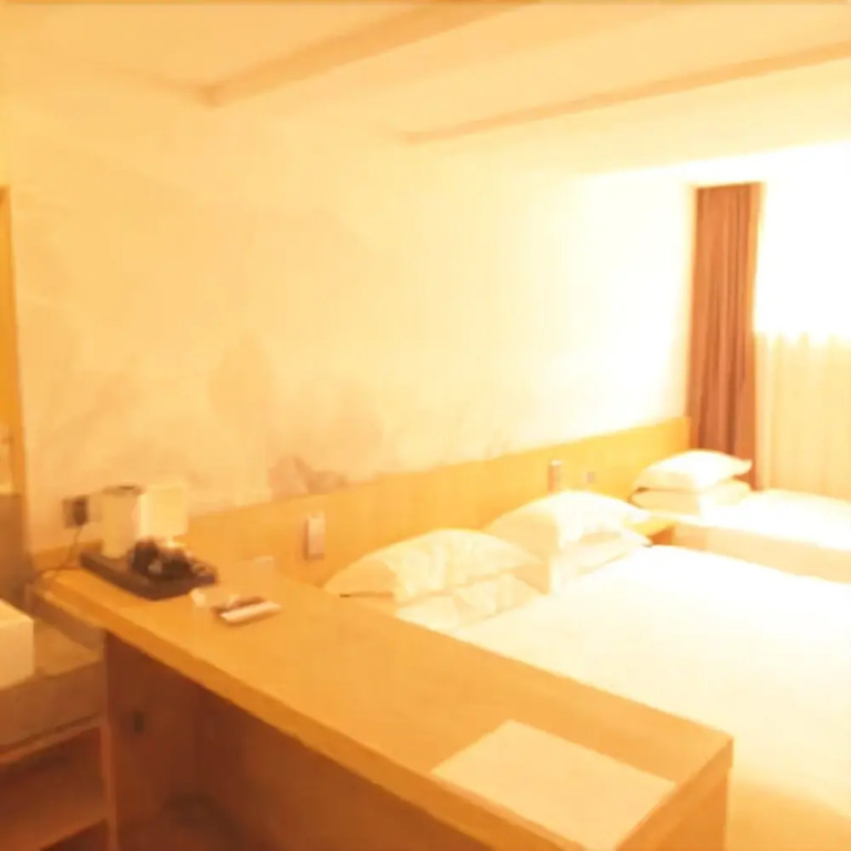 Junpin Coastal Hotel (Qingdao Railway Station Subway Station Zhanqiao Branch)(君品海岸酒店（青岛火车站地铁站栈桥店）)