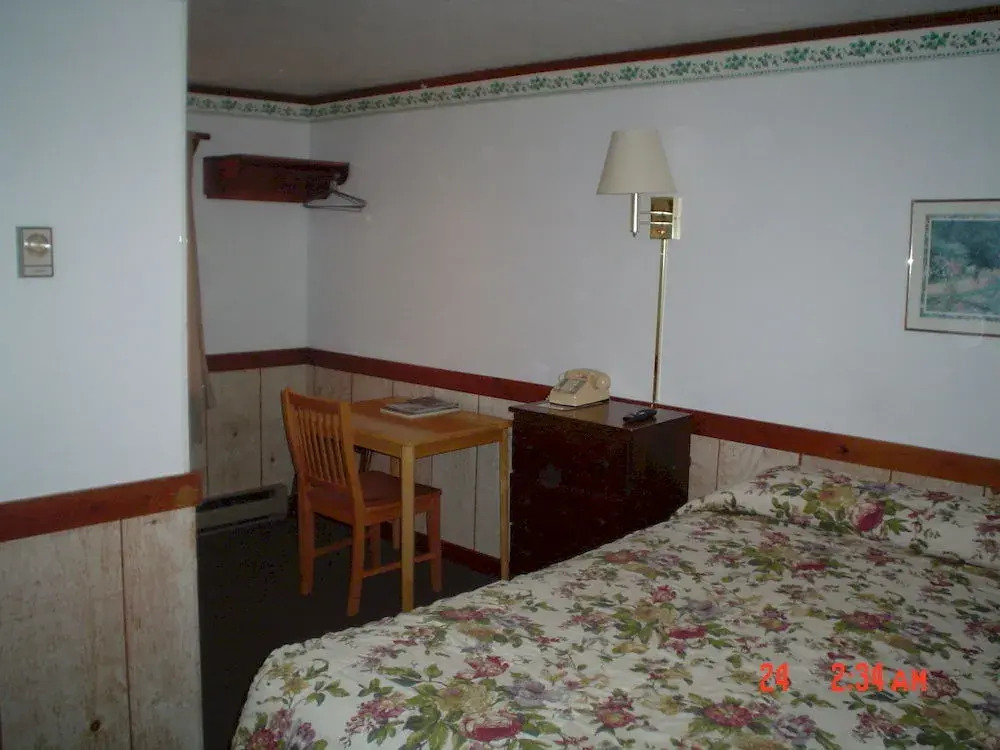Maple Leaf Motel