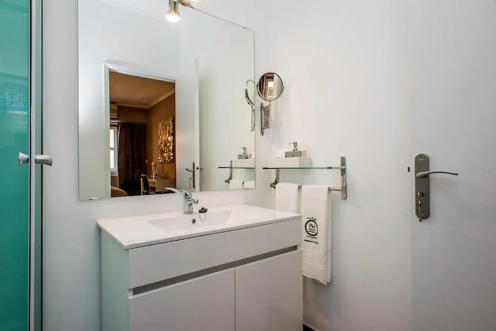 PH Downtown Suites