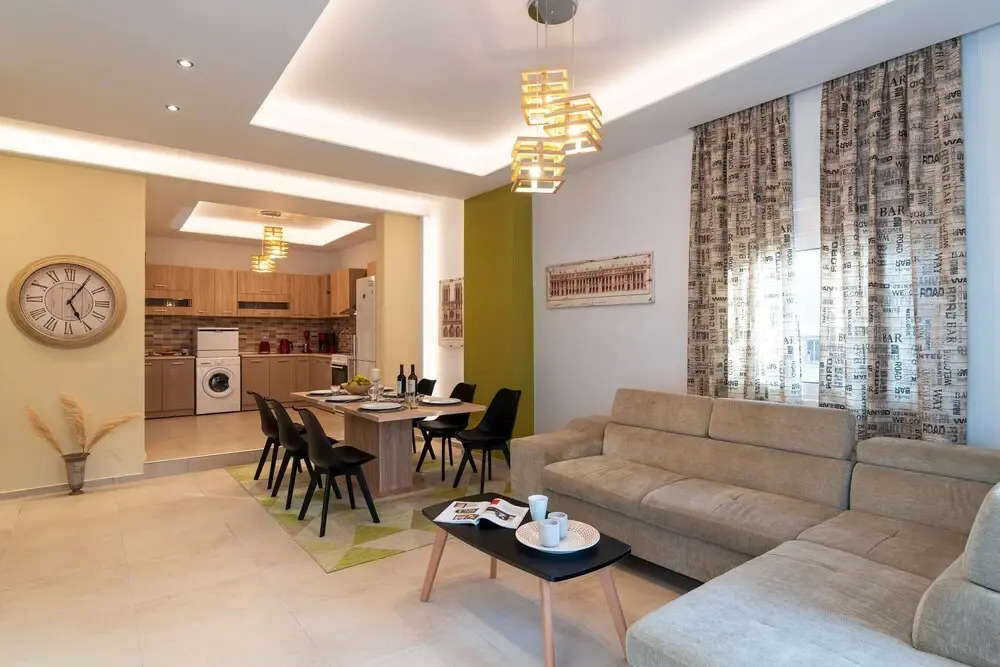 Four Season Apartment