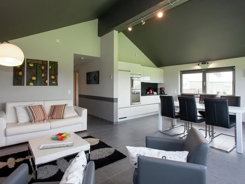 Lush Holiday Home with Private Swimming Pool in Tenneville