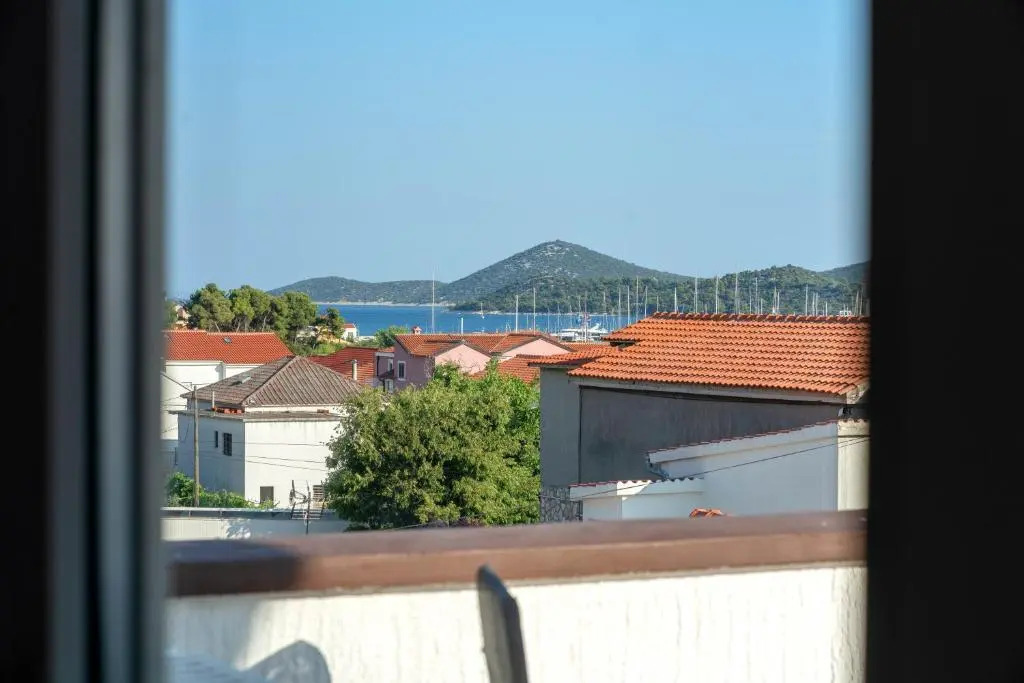 Apartments Tonći