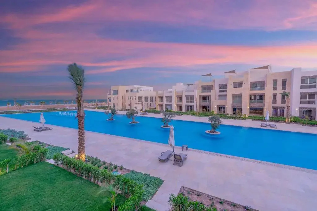 Mangroovy 2 Bedroom Sea View Apartment, Pool & Beach