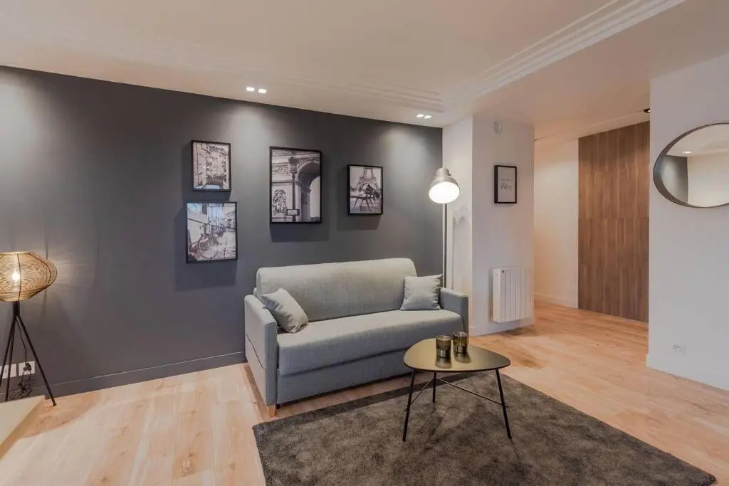 Arty Paris apartment Disneyland