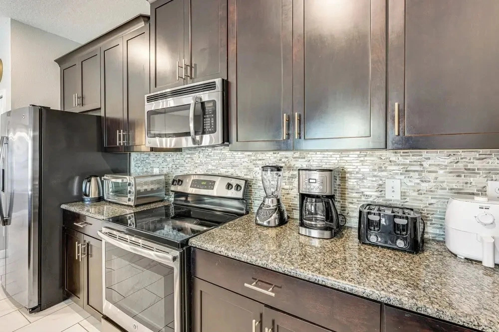 Lanai & Private Pool, 8 Mi to Wdw: Family Getaway