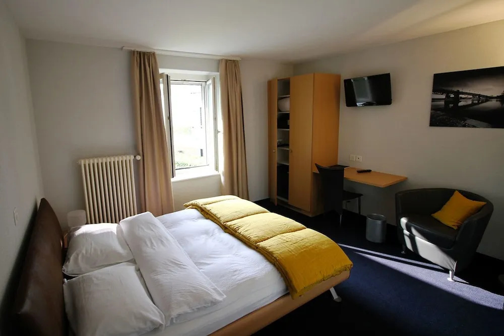 La Clef DOr Auberge Communale